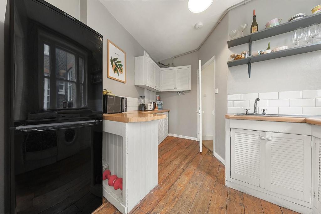 Kitchen (2).jpg