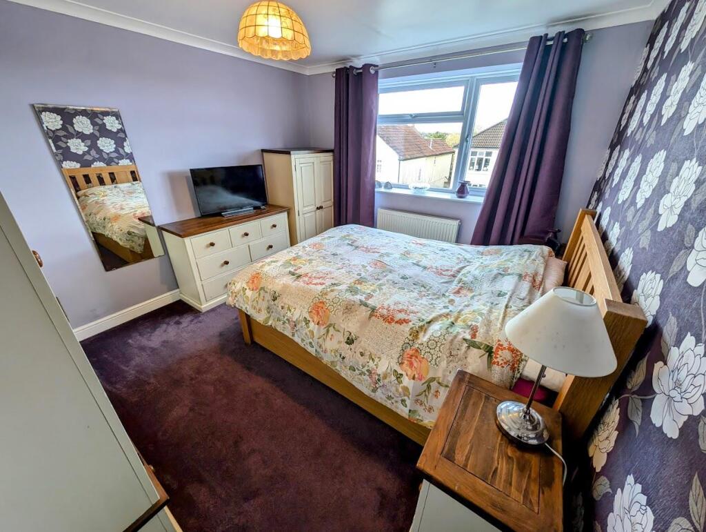bed 1.jpg
