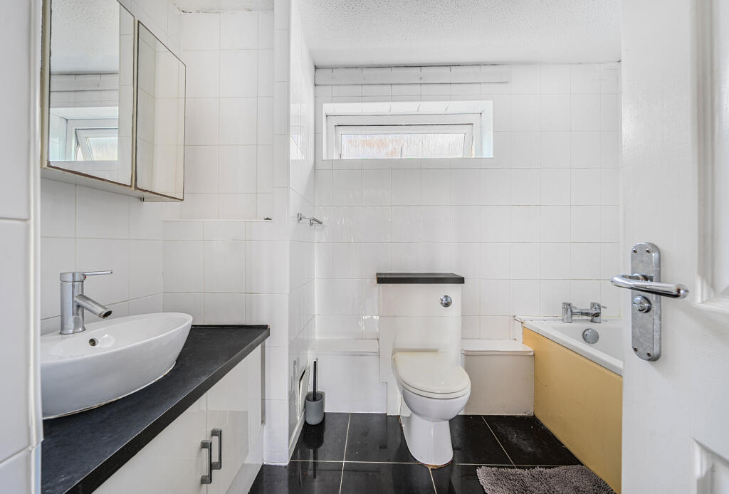 1332165-15-688748...