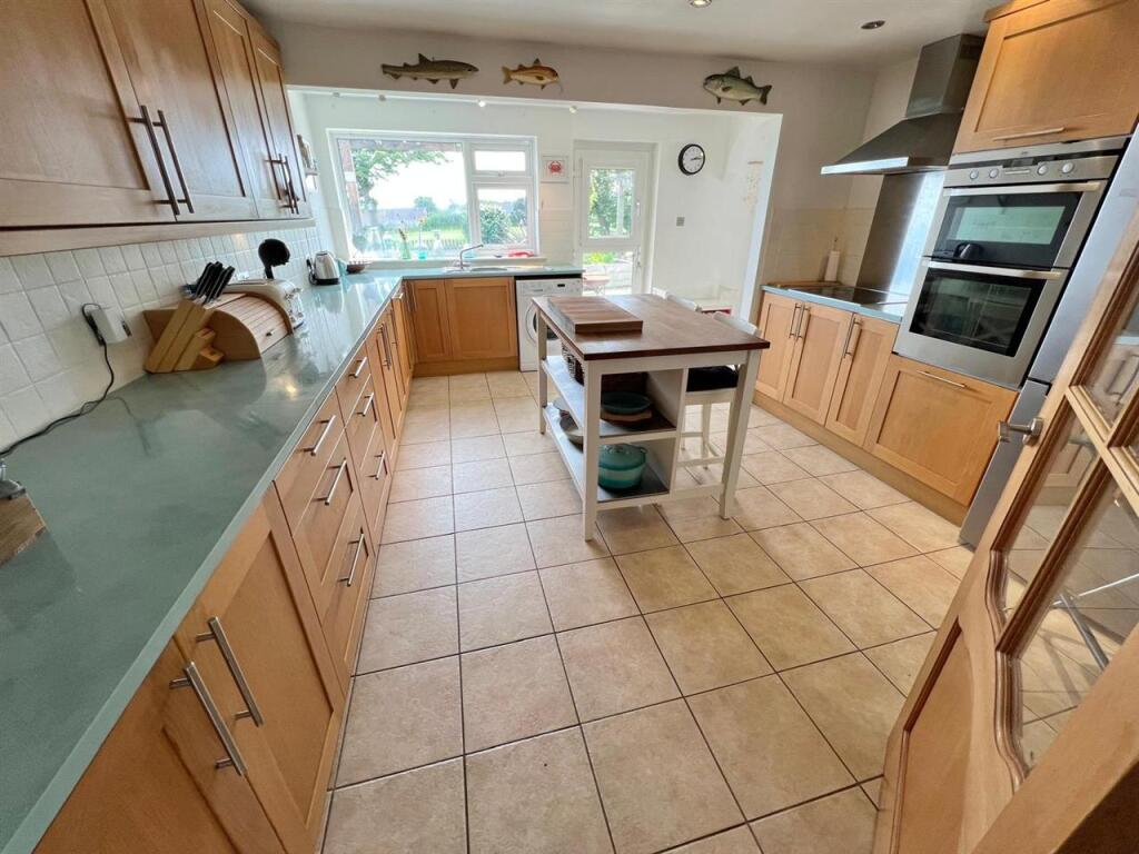 Kitchen/Breakfast
