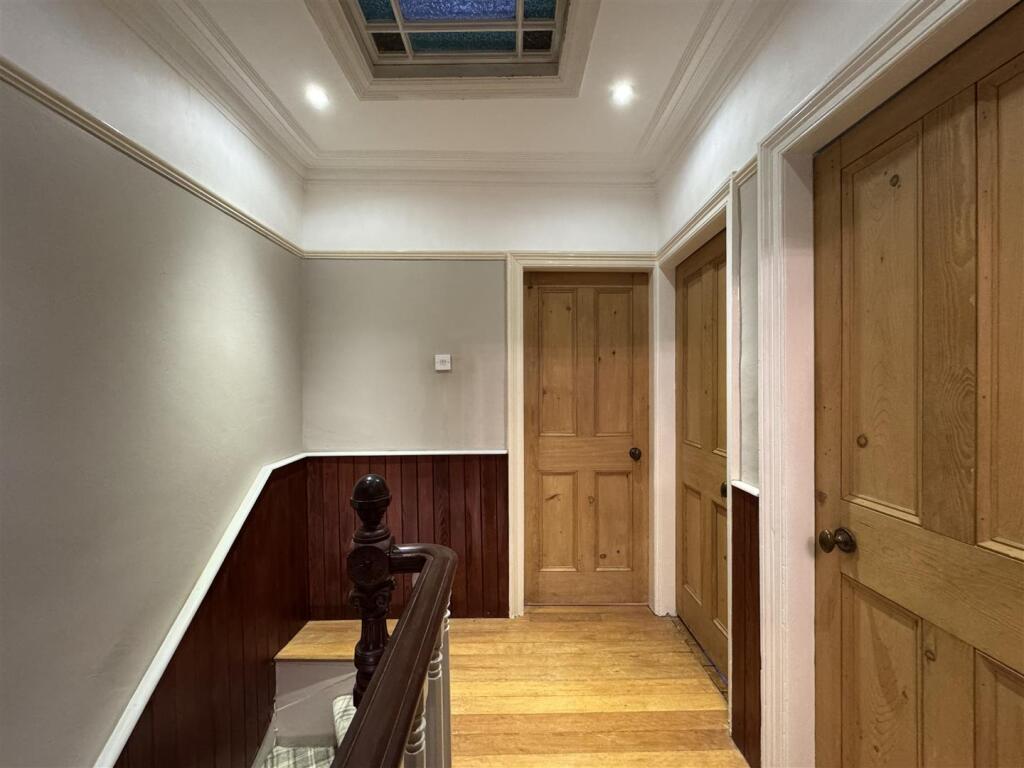 FIRST FLOOR LANDING