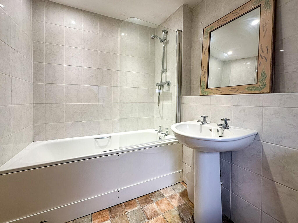 Bathroom (2)