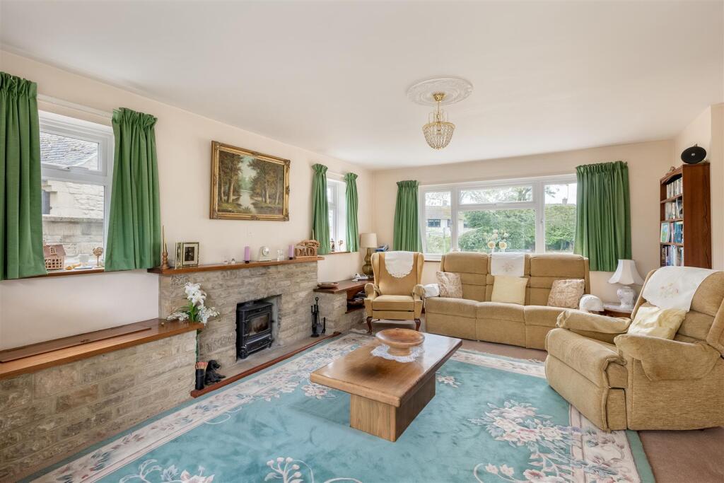 19 Ditchley Road-4.jpg