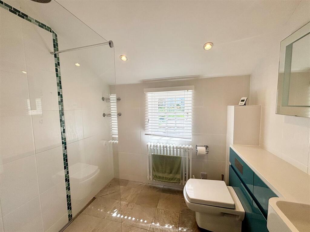 DOWNSTAIRS SHOWER ROOM.jpg