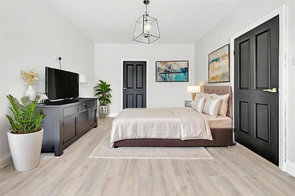 Photo_032dp - Bedroom - Luxury - 10.jpg