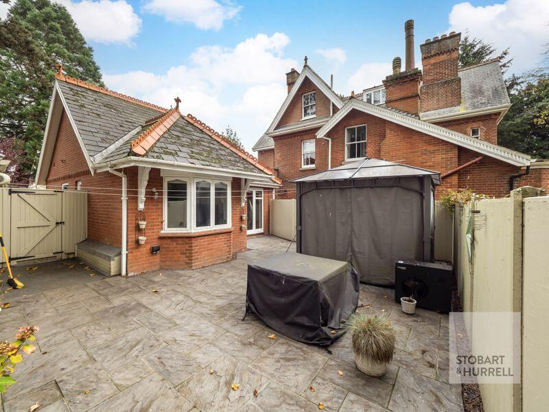 Annexe Courtyard