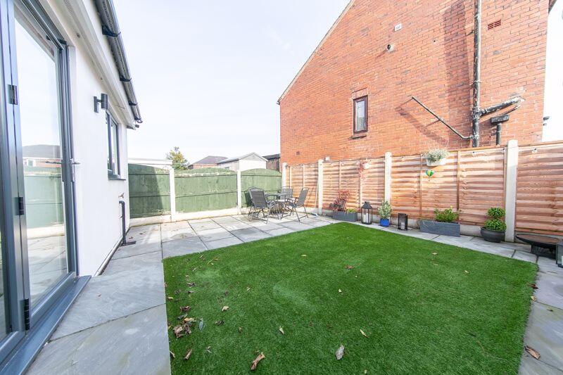 Low maintenance private garden