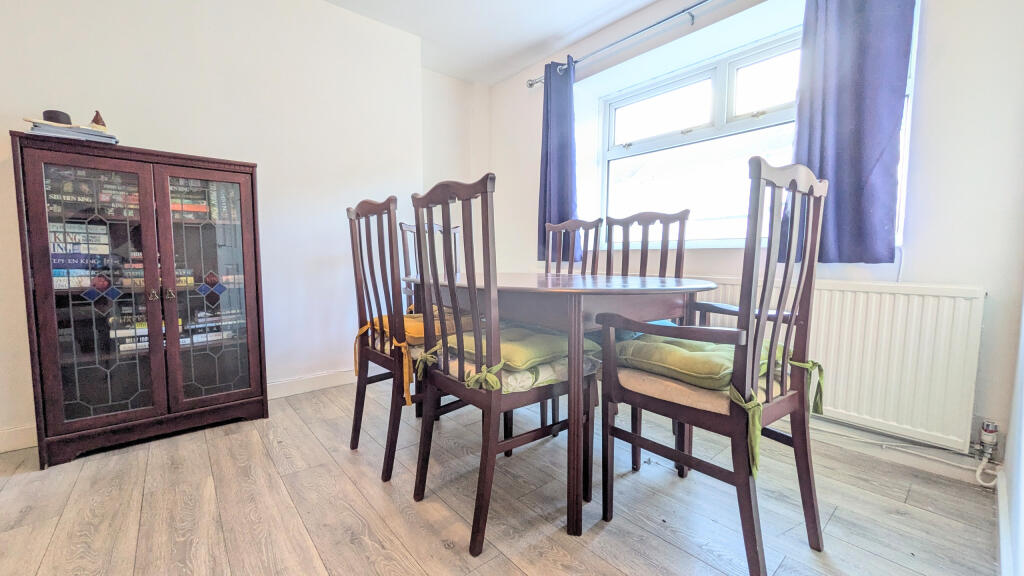 PXL_20251024_101547877.MP~2