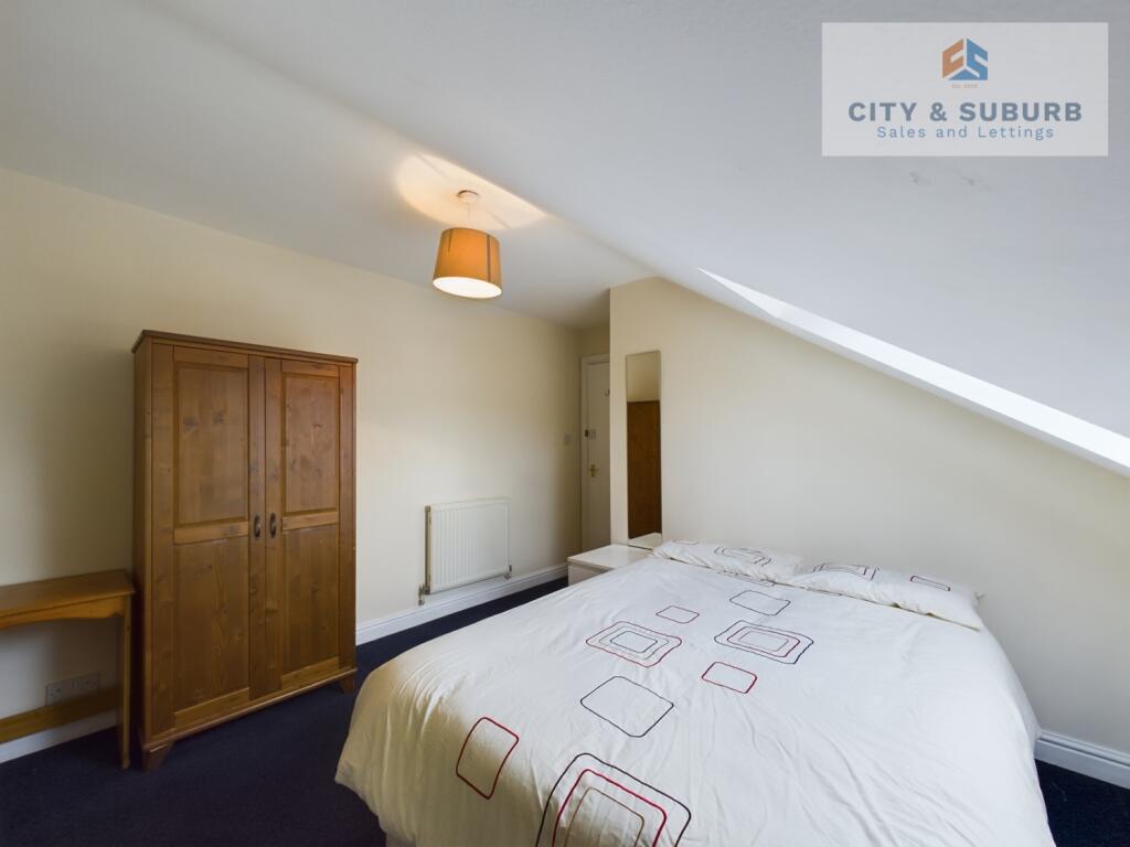 CAM01351G0-PR0117-STILL016