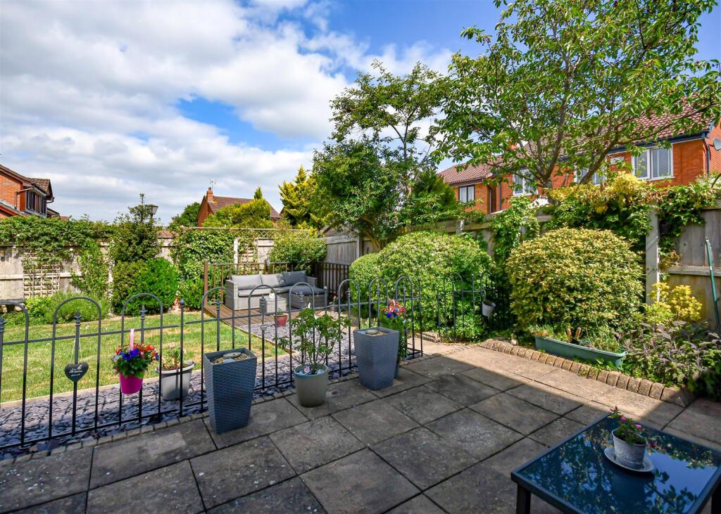 19 Penleigh Gardens-External (4).jpg