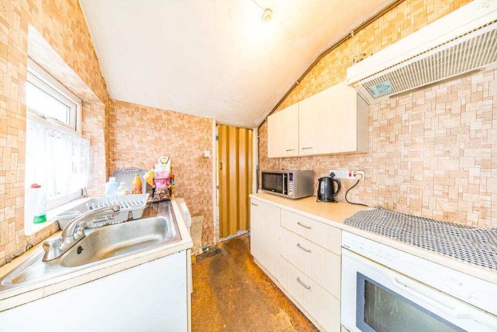 34 Columbia Road kitchen 2.jpg