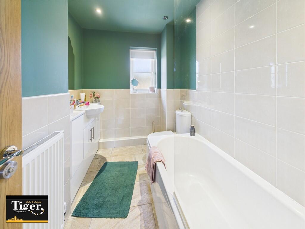 CAM02176G0-PR0589...