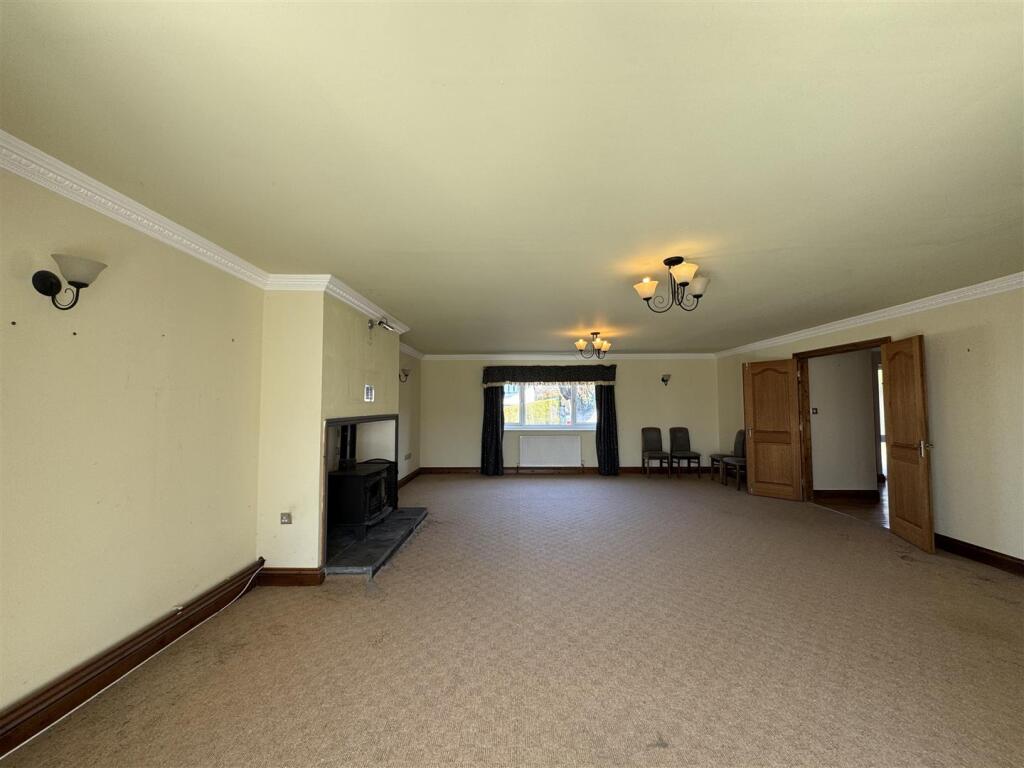 ANOTHER ROOM ASPECT