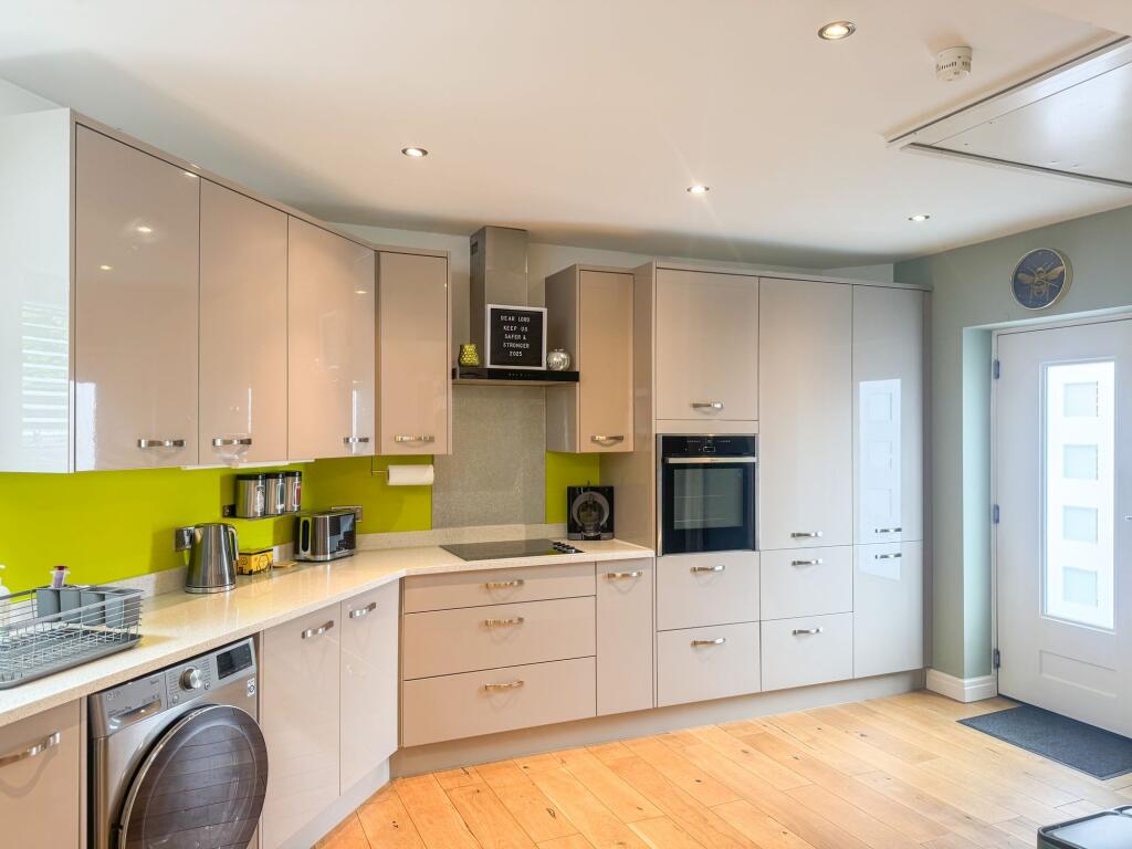 Kitchen / Diner / Lounge