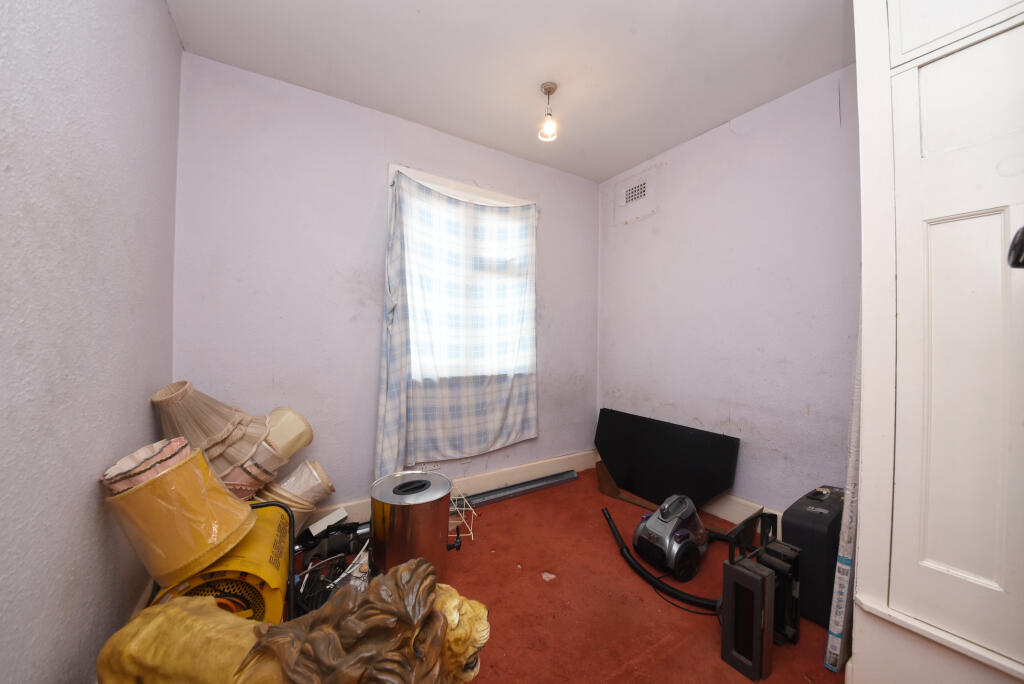 71 Lullington Garth, Woodside Park, London, N12 7BL