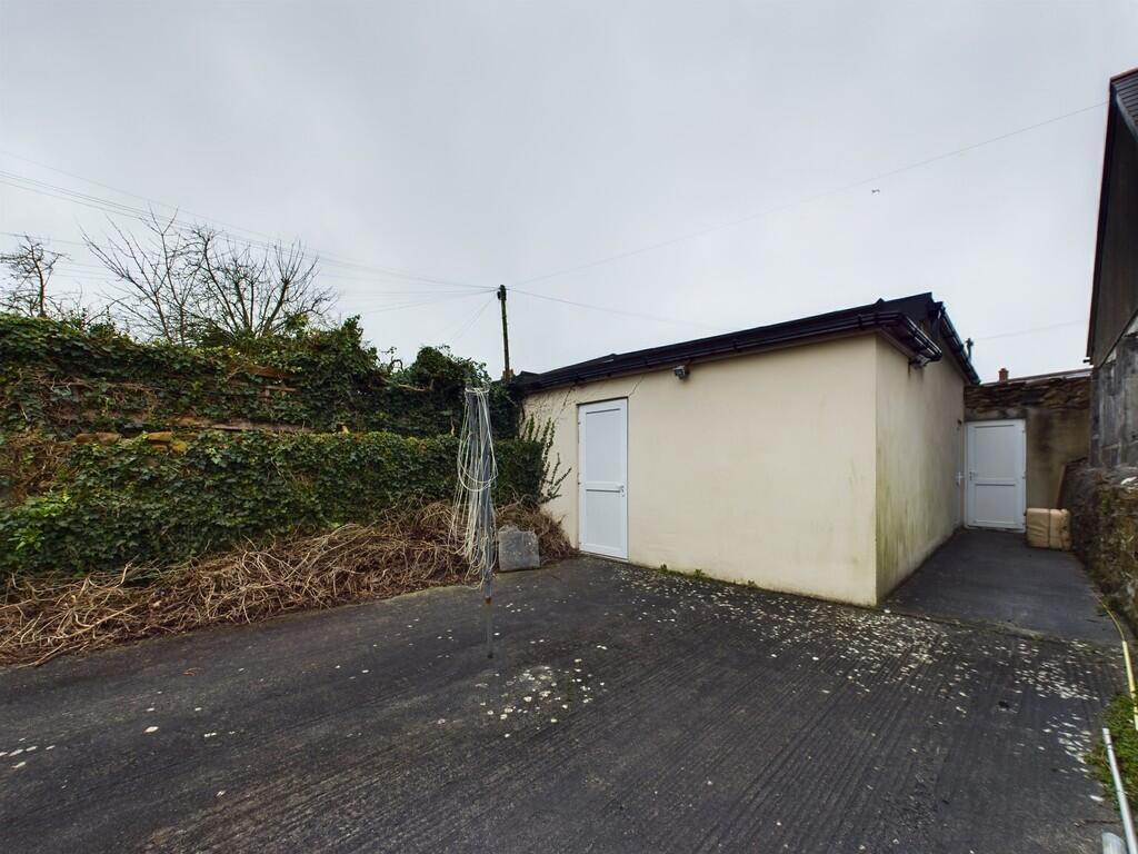 CAM03974G0-PR0102...