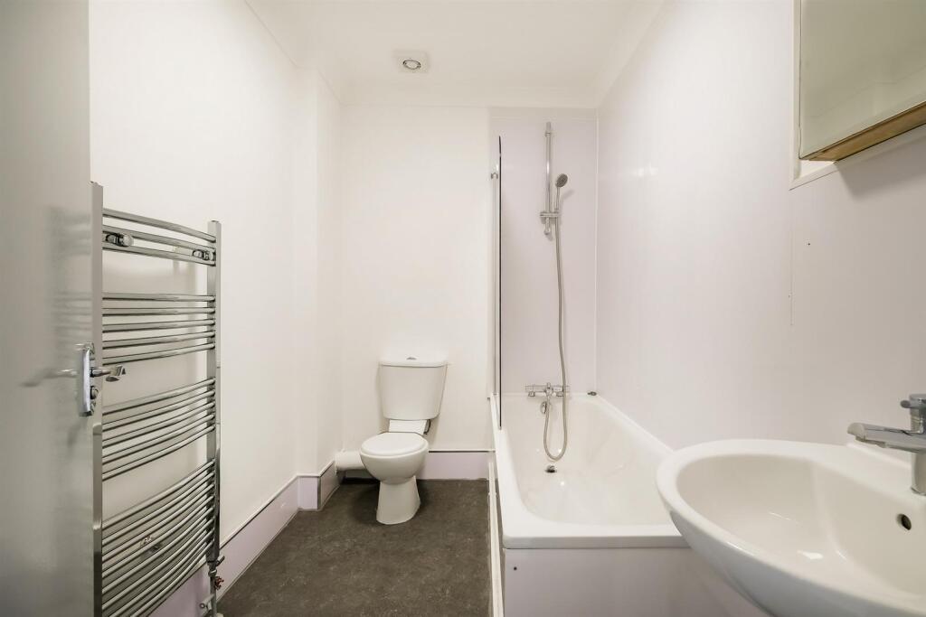 78-80 Spruce Hills Flat 4-2_web.jpg