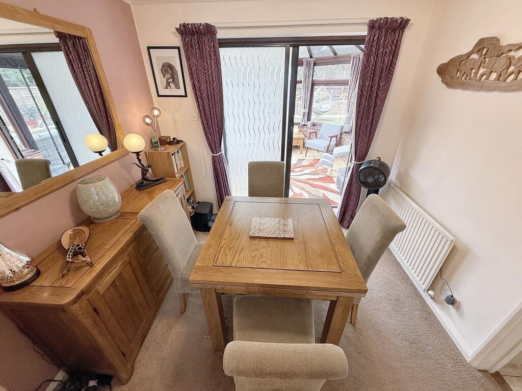 Open Plan Living Room/Dining Room