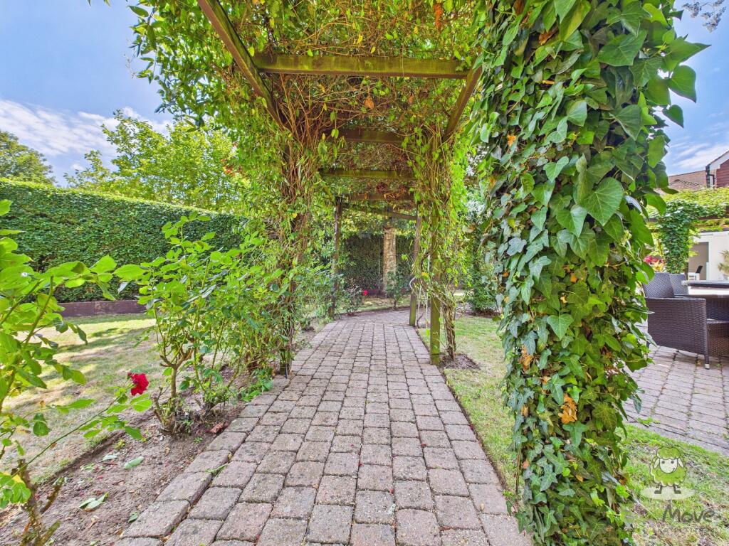 CAM01543G0-PR0141-STILL106