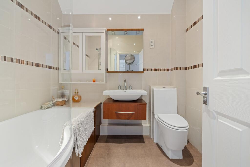 Familt Bathroom