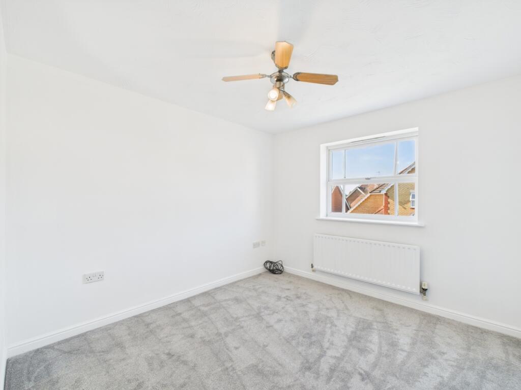 CAM01909G0-PR0306-STILL019