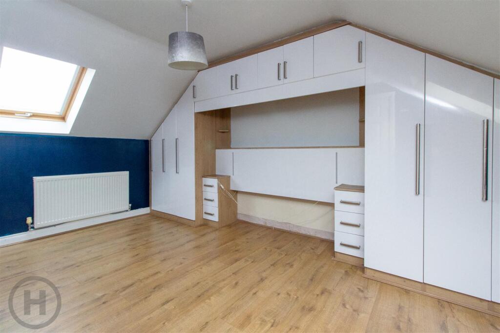 Loft Room (3).jpg