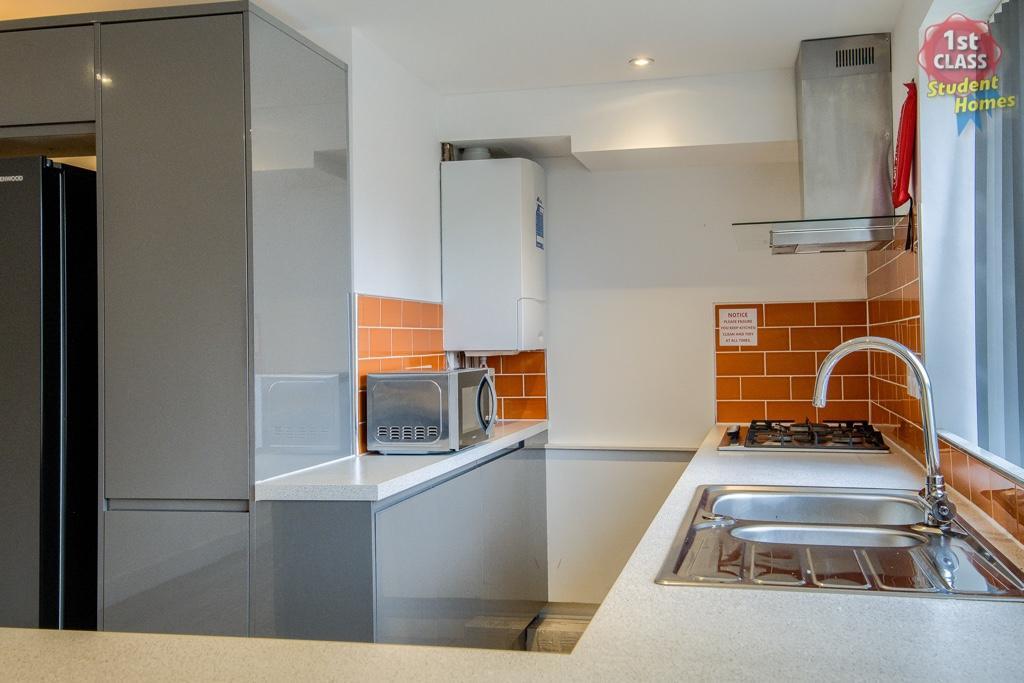 Kitchen/Living Room 