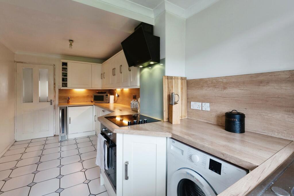 7b32887f5a91ef118a696045bdfc2494