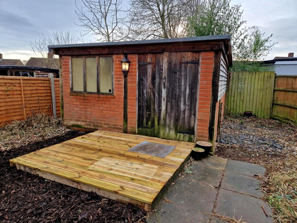 Summer house/bar