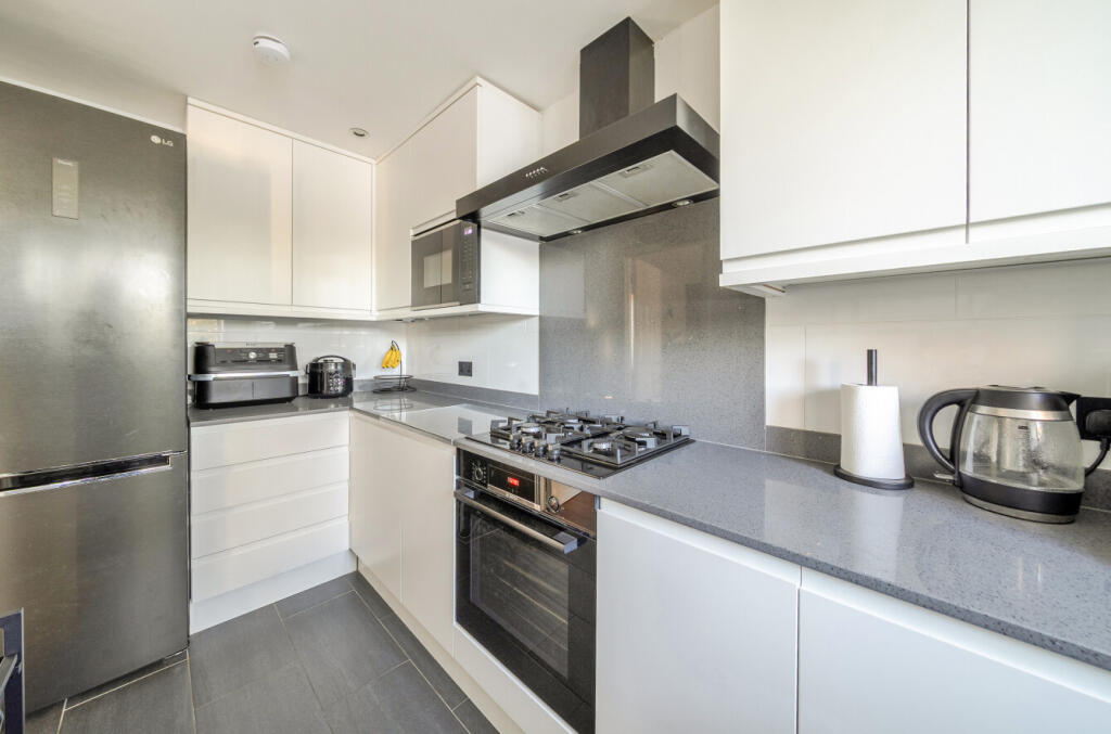 1395250-6-695ba20...