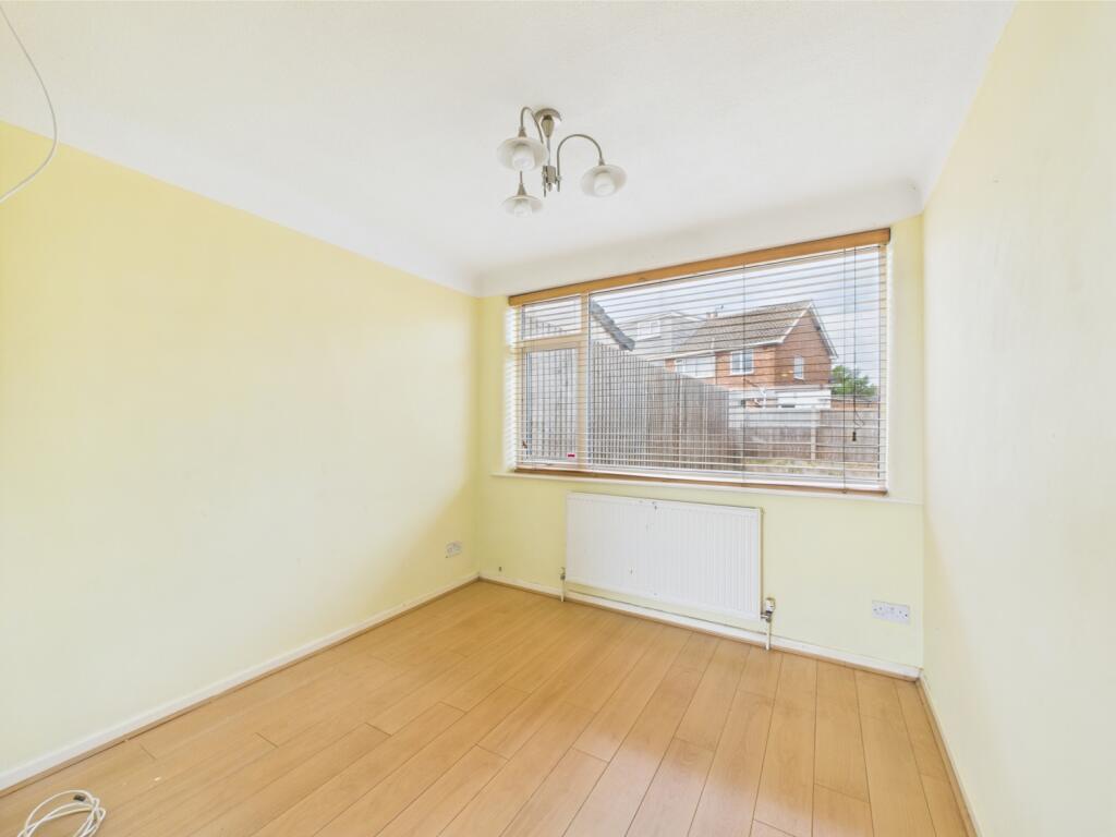 CAM02386G0-PR0129-STILL005