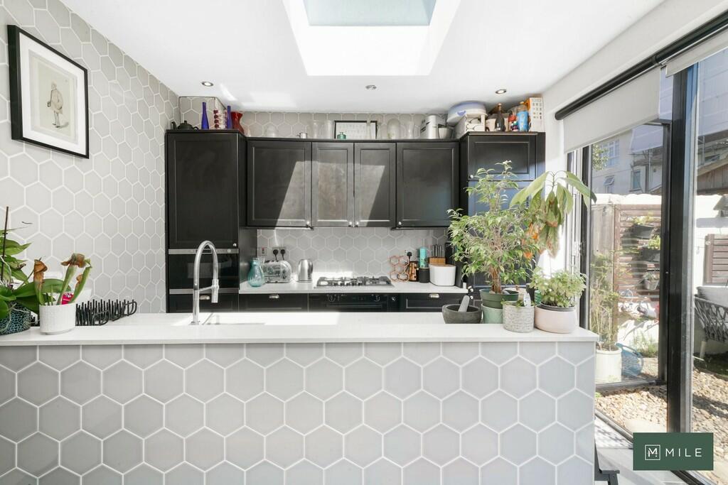 53 Yewfield Road ...
