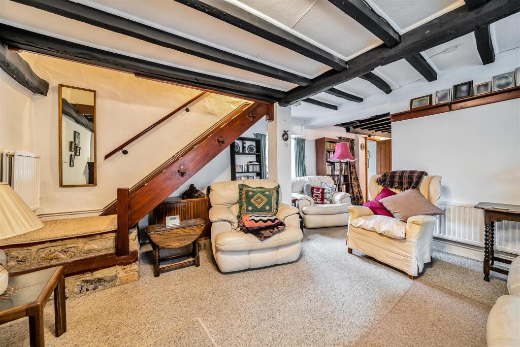 Oakbeams, 42 High Street, Blisworth (12).jpg