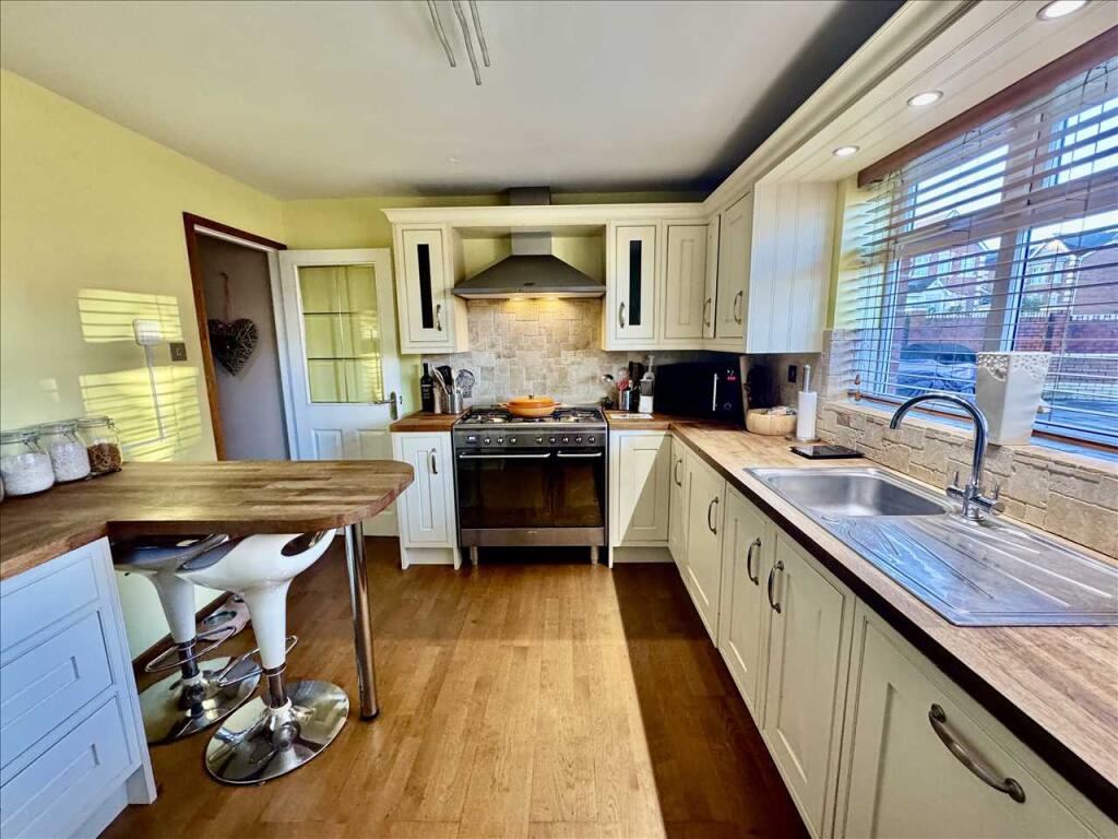 BREAKFAST KITCHEN