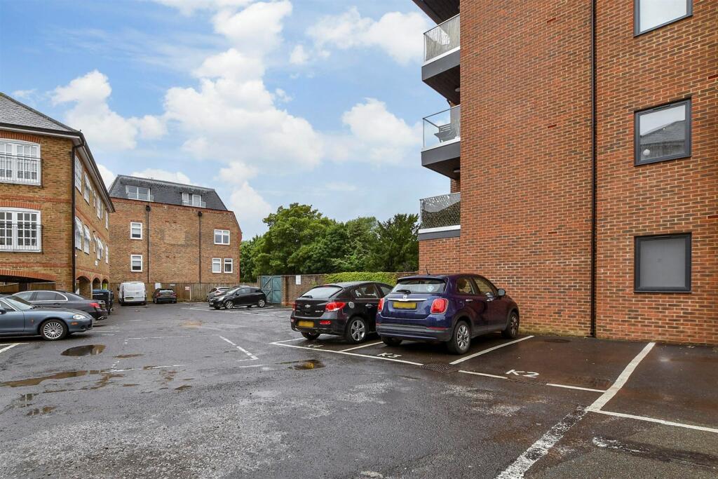 Driveway/Parking