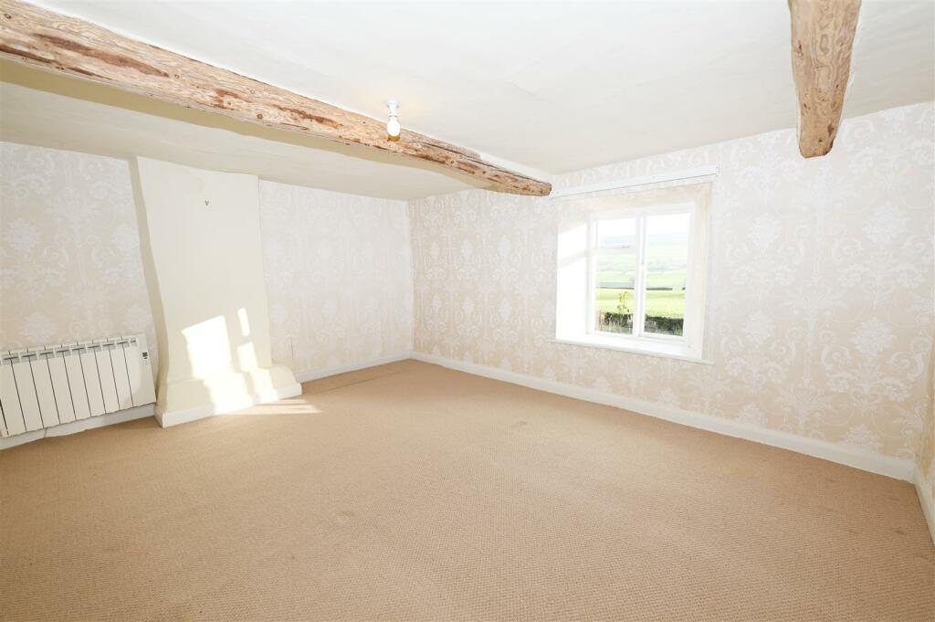 BEDROOM 2 (VIEWS)