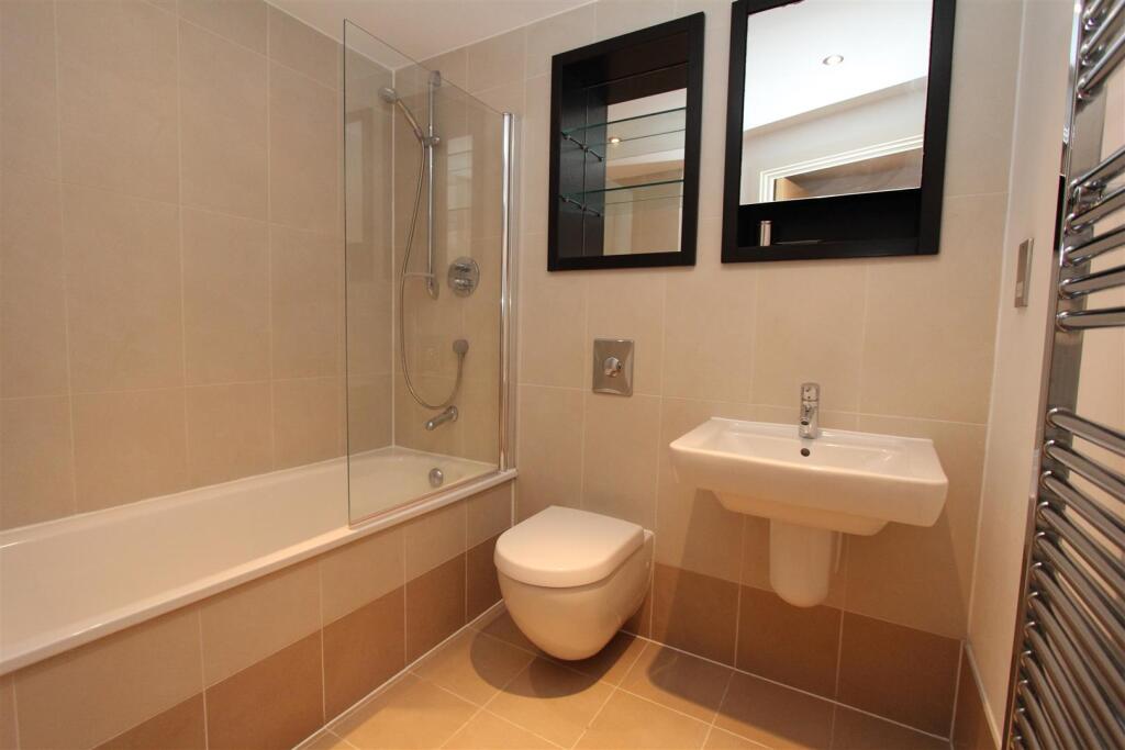 Bathroom2.jpg