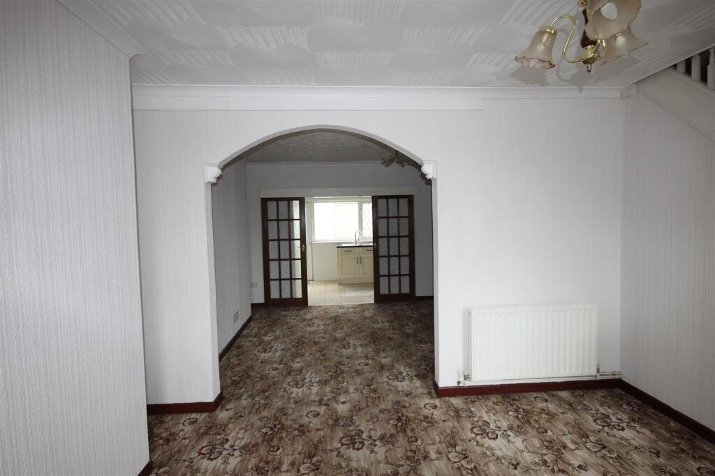 Ground Floor Room 1d.jpg