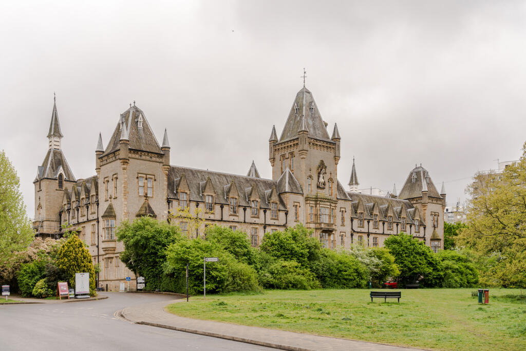 278862 - Flat 2, Royal Victoria Patriotic Build...