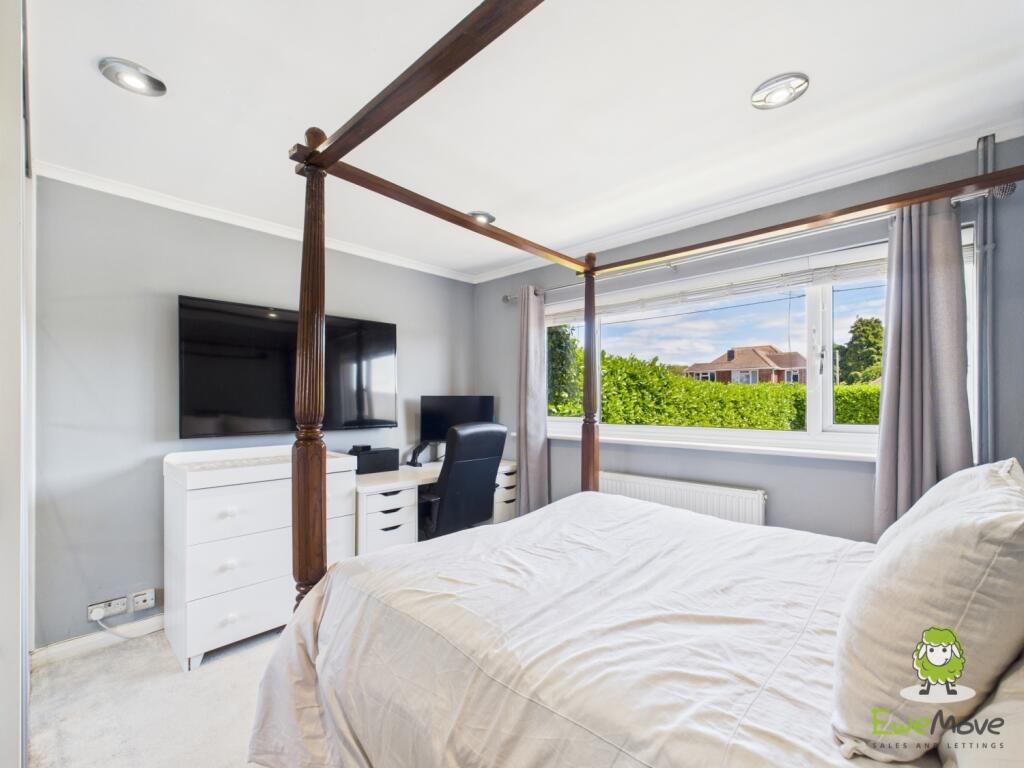 EweMove Basingstoke Estate Agents - 24 Byfleet Ave