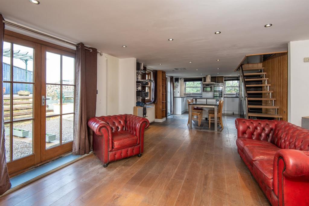 Lane Cottage Living Alt.jpg