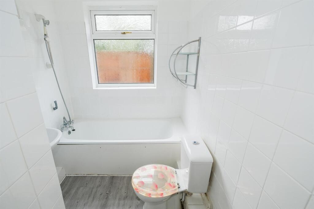 Chingford Mount road_2-18_web.jpg
