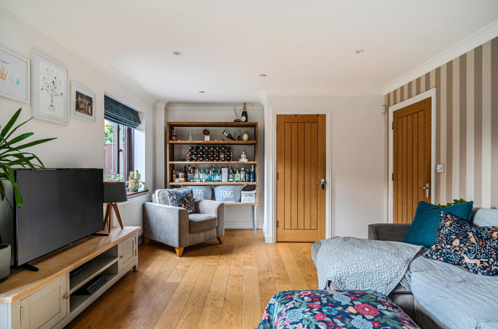 1363477-9-690350a...