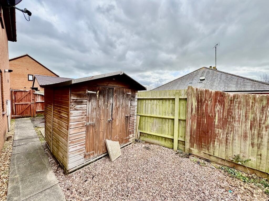 Side Garden &amp; Shed