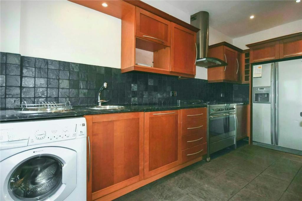 Breakfast Kitchen 2.jpg