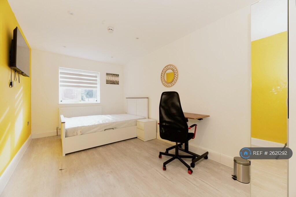 Room 4 Ensuite Room