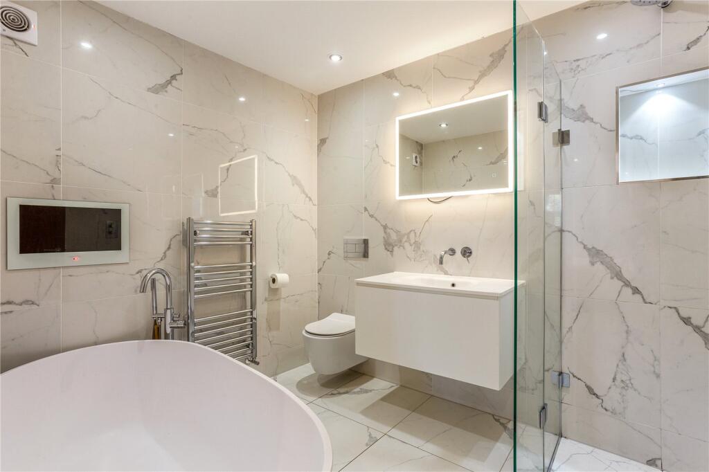 En Suite Bathroom