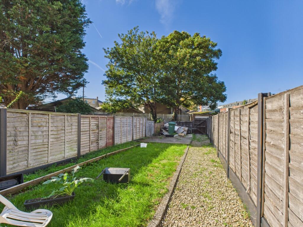 CAM03062G0-PR0192-STILL009