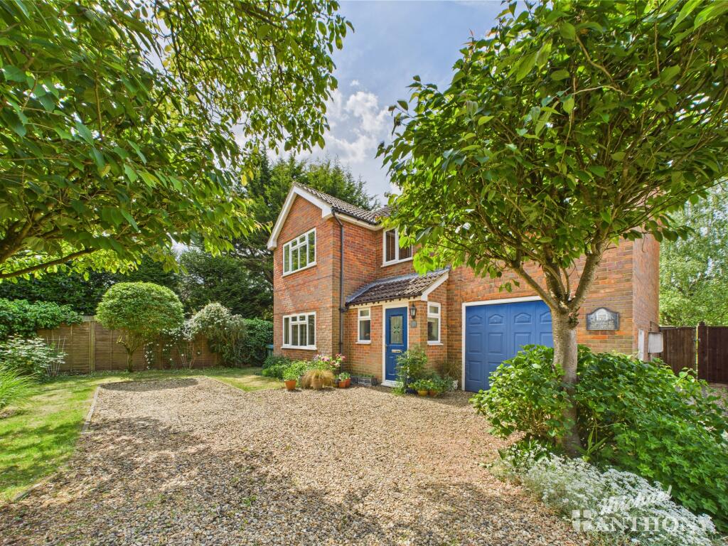 CAM02773G0-PR0304-STILL011