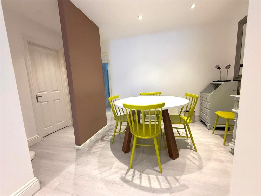 Dining area.jpg